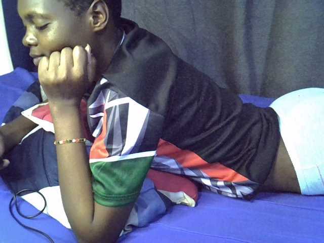 Slender-kerry live cam on BongaCams