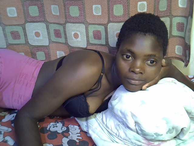 Slender-kerry live cam on BongaCams