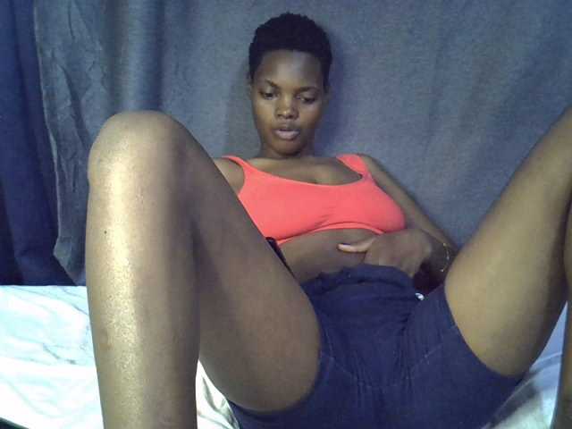 Slender-kerry live cam on BongaCams