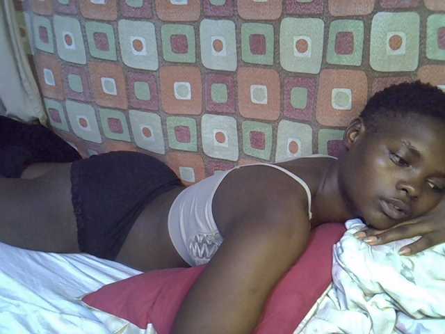 Slender-kerry live cam on BongaCams