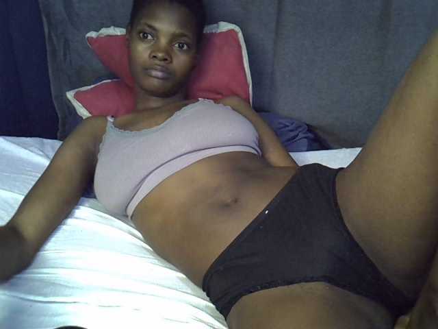 Slender-kerry live cam on BongaCams
