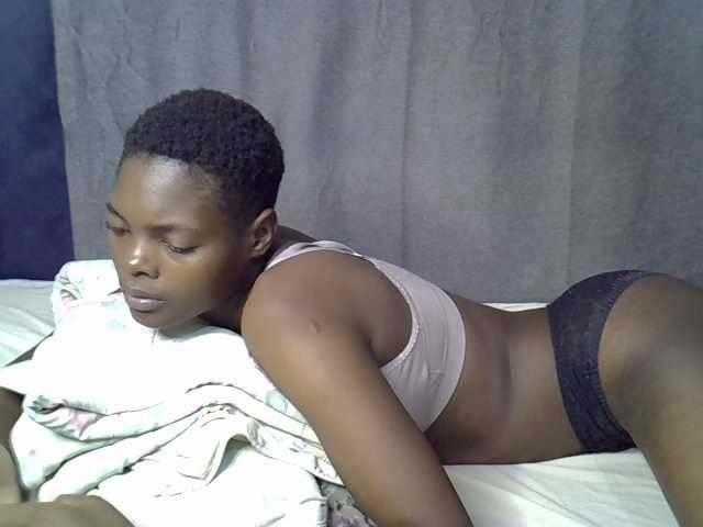 Slender-kerry live cam on BongaCams