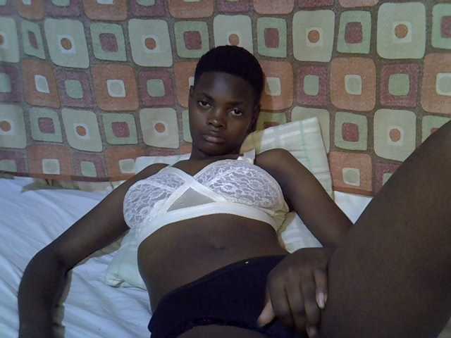 Slender-kerry live cam on BongaCams