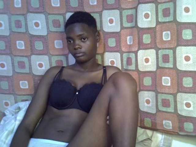 Slender-kerry live cam on BongaCams