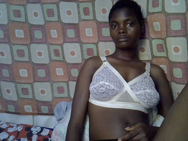 Slender-kerry live cam on BongaCams