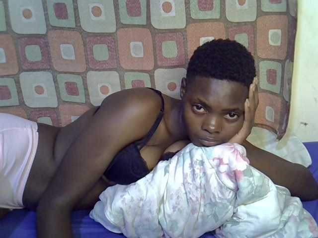 Slender-kerry live cam on BongaCams