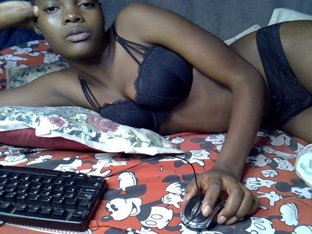 Slender-kerry live cam on BongaCams