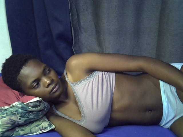 Slender-kerry live cam on BongaCams