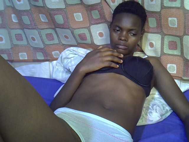 Slender-kerry live cam on BongaCams