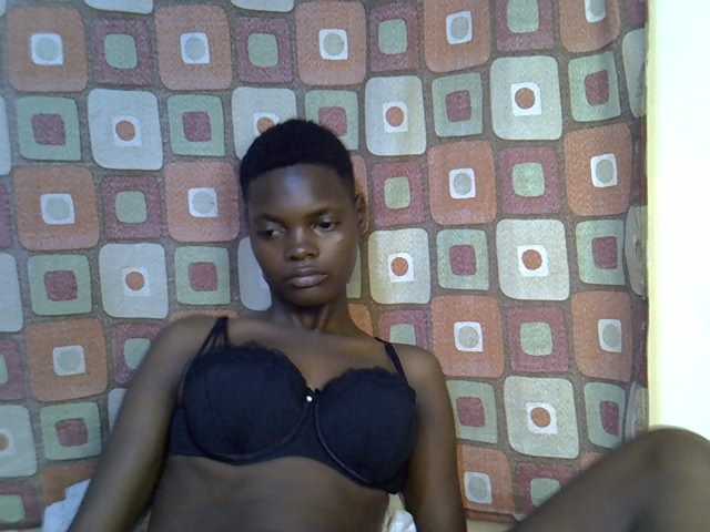 Slender-kerry live cam on BongaCams