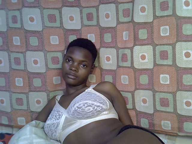 Slender-kerry live cam on BongaCams