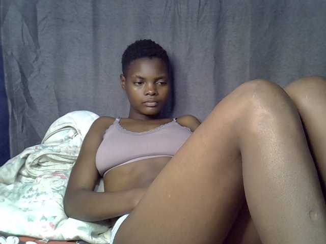 Slender-kerry live cam on BongaCams