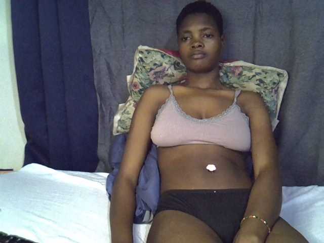 Slender-kerry live cam on BongaCams