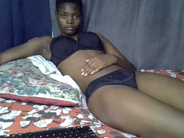 Slender-kerry live cam on BongaCams