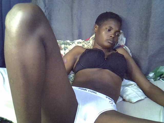 Slender-kerry live cam on BongaCams
