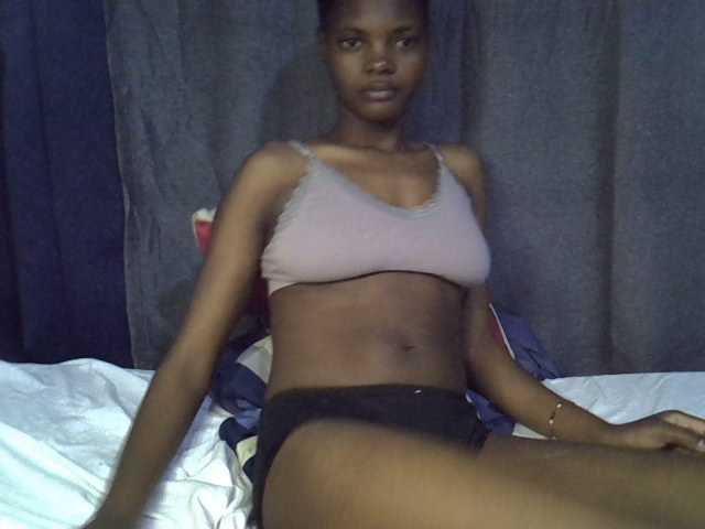 Slender-kerry live cam on BongaCams