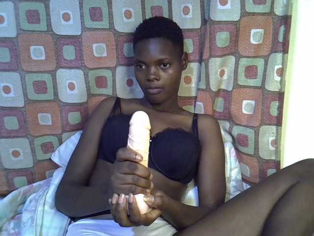 Slender-kerry live cam on BongaCams