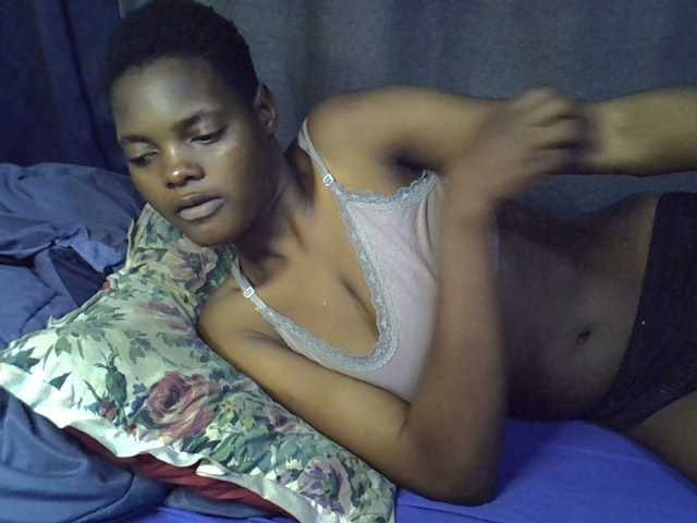 Slender-kerry live cam on BongaCams