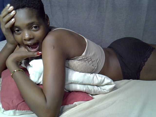 Slender-kerry live cam on BongaCams