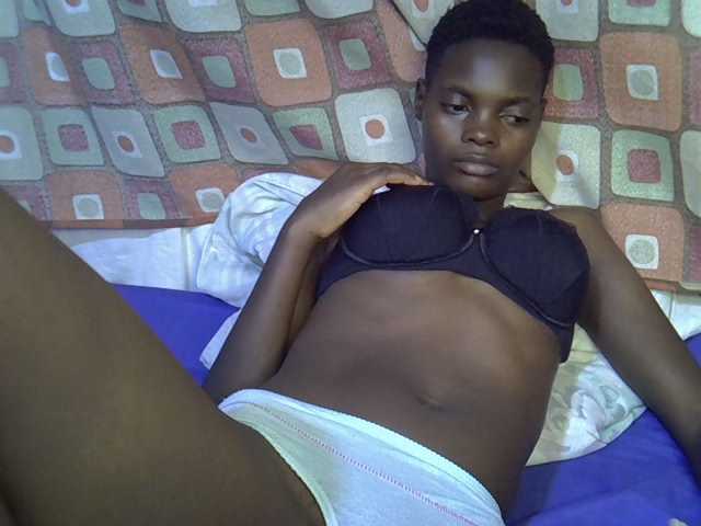 Slender-kerry live cam on BongaCams