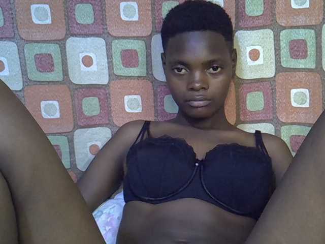 Slender-kerry live cam on BongaCams