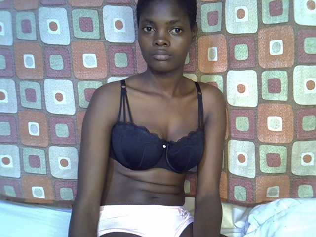 Slender-kerry live cam on BongaCams