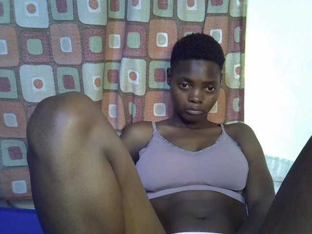 Slender-kerry live cam on BongaCams