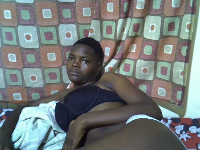 Slender-kerry live cam on BongaCams