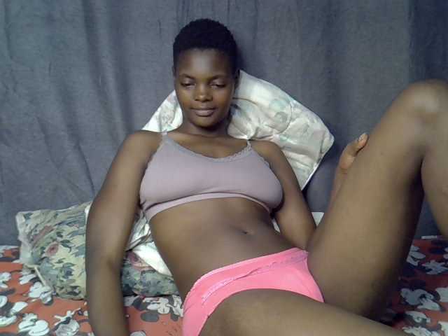 Slender-kerry live cam on BongaCams