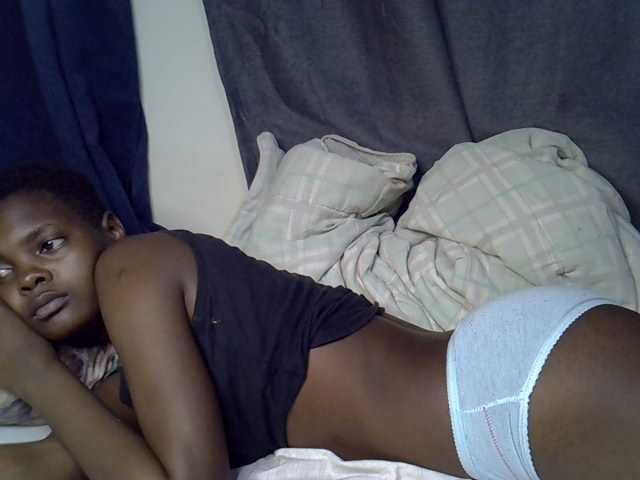 Slender-kerry live cam on BongaCams