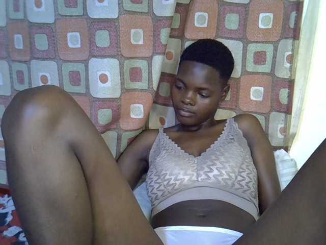 Slender-kerry live cam on BongaCams