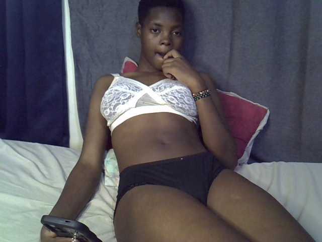 Slender-kerry live cam on BongaCams