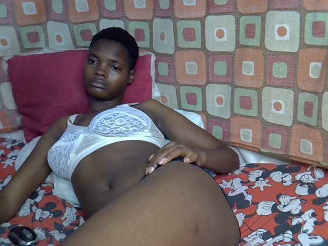 Slender-kerry live cam on BongaCams