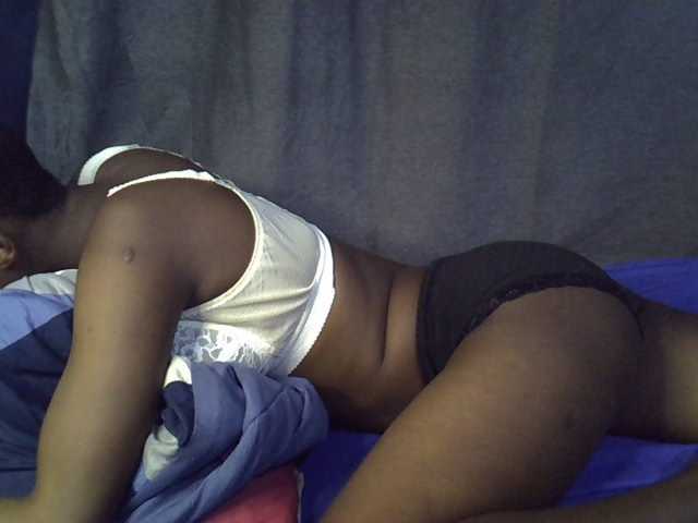 Slender-kerry live cam on BongaCams
