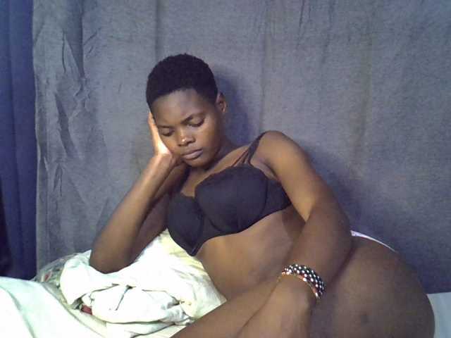 Slender-kerry live cam on BongaCams