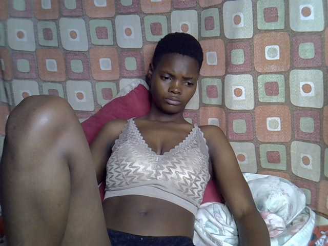 Slender-kerry live cam on BongaCams