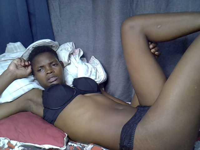 Slender-kerry live cam on BongaCams