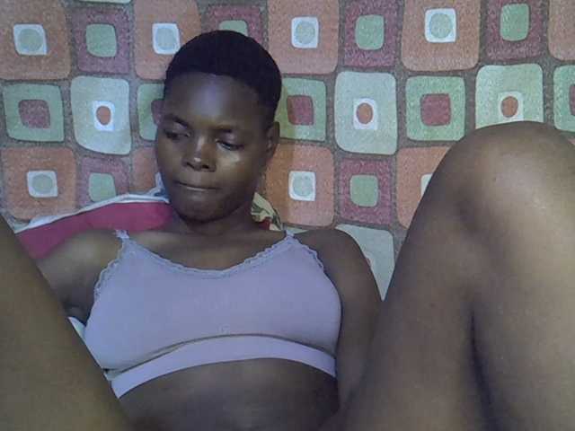 Slender-kerry live cam on BongaCams