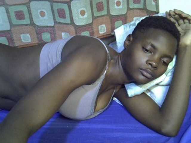 Slender-kerry live cam on BongaCams