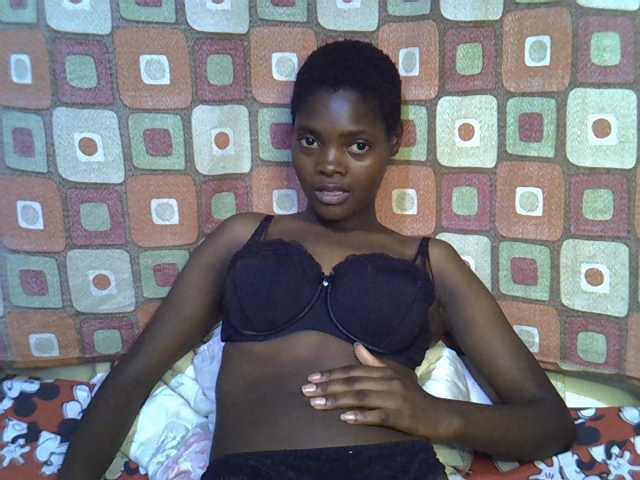 Slender-kerry live cam on BongaCams
