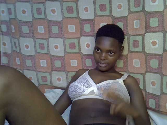 Slender-kerry live cam on BongaCams