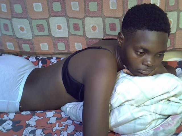Slender-kerry live cam on BongaCams