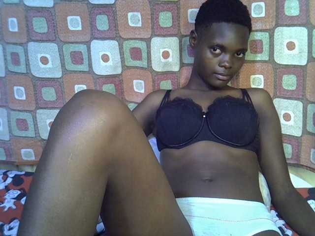 Slender-kerry live cam on BongaCams