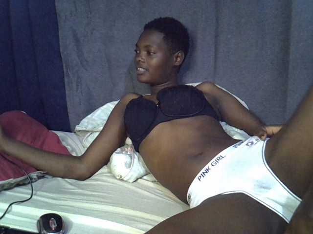 Slender-kerry live cam on BongaCams