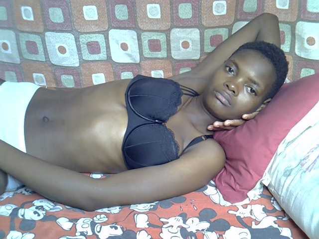 Slender-kerry live cam on BongaCams