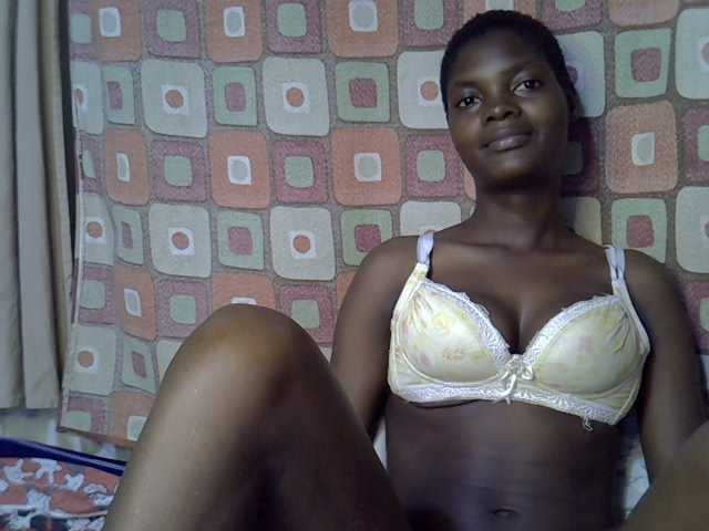 Slender-kerry live cam on BongaCams