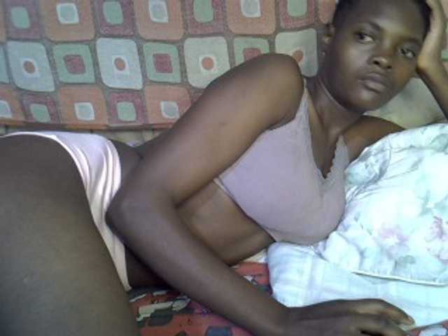 Slender-kerry live cam on BongaCams