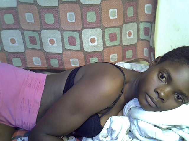 Slender-kerry live cam on BongaCams
