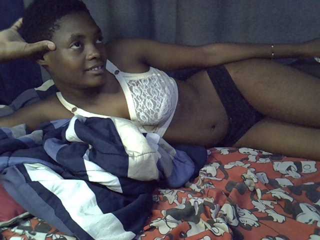 Slender-kerry live cam on BongaCams