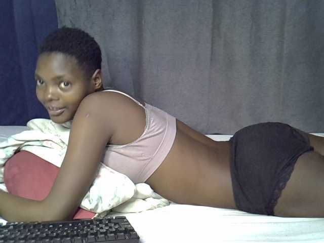 Slender-kerry live cam on BongaCams